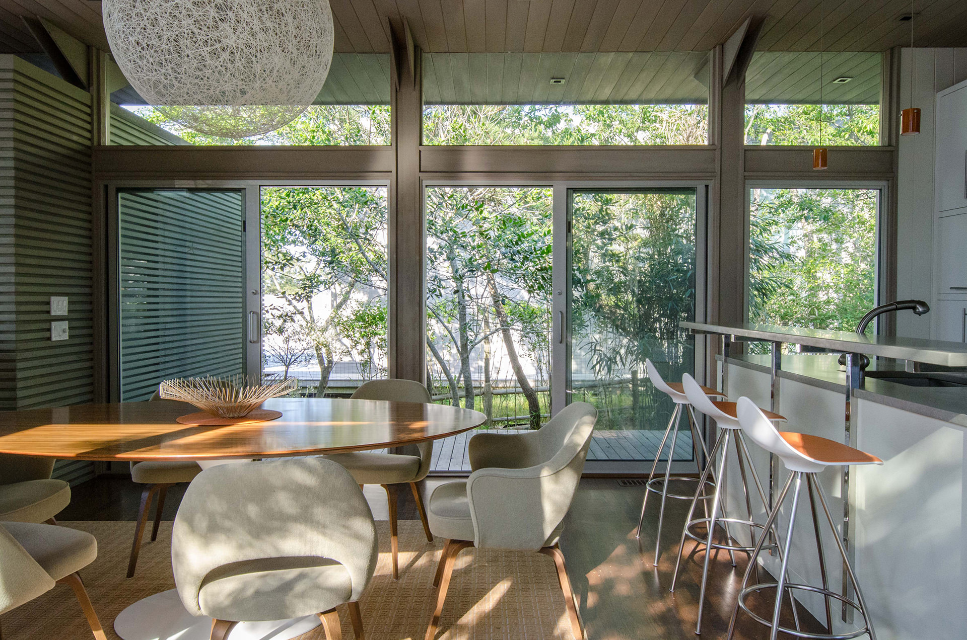 Dining Room in Mid-Century Modern Fire Island Pines Beach House | Rodman Paul Architects